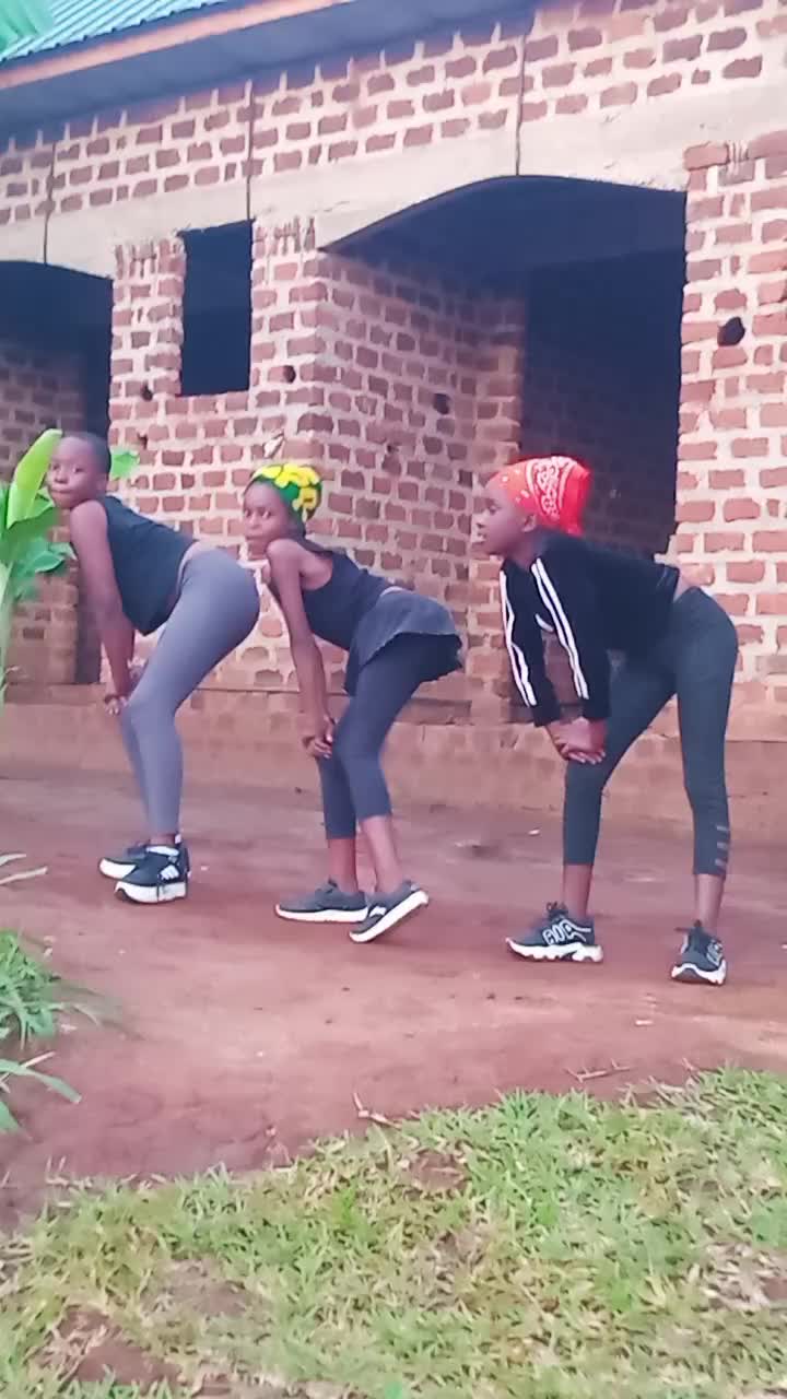 @👣Jalt🇺🇬