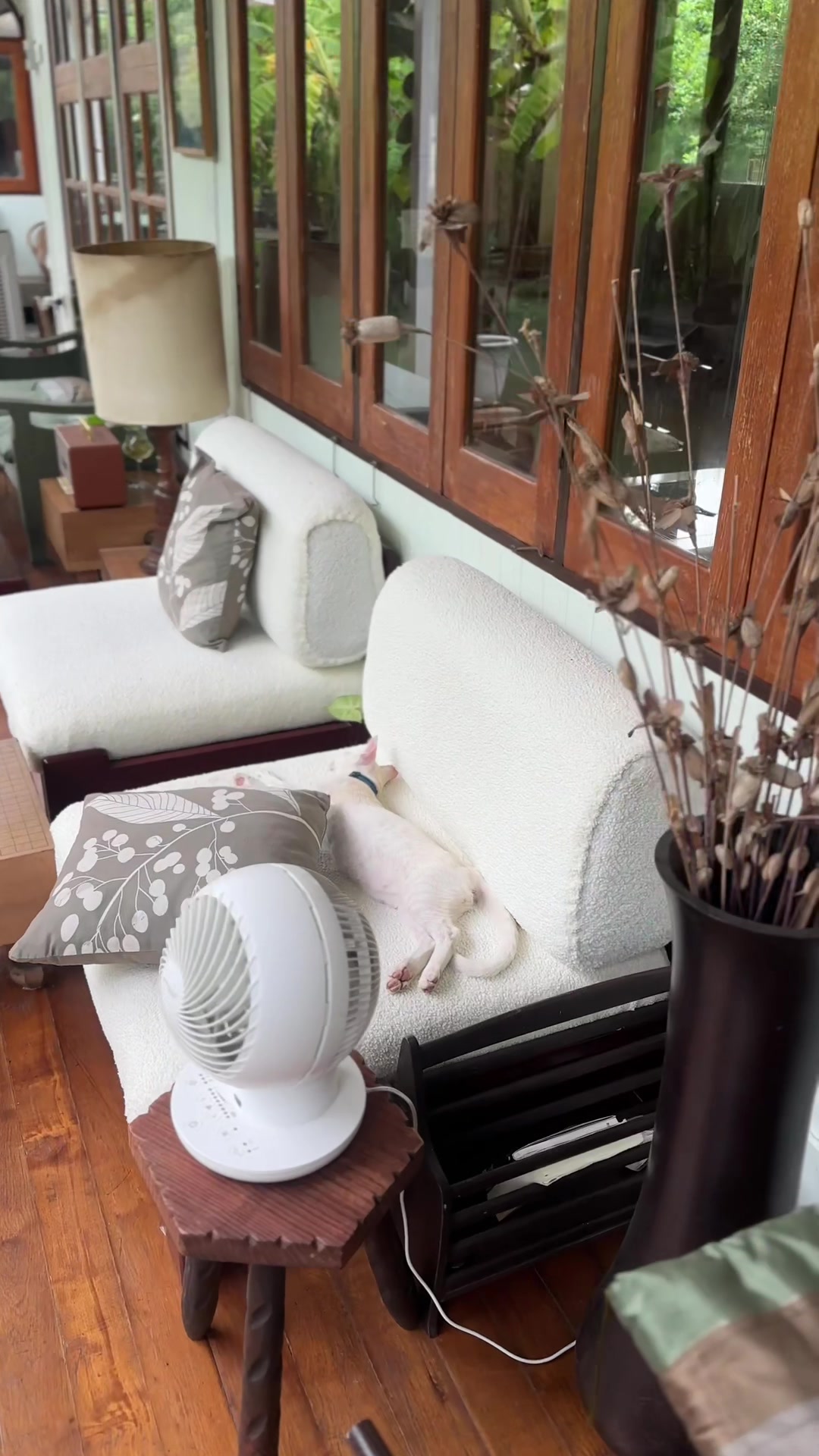 @เอื่อย คาเฟ่
