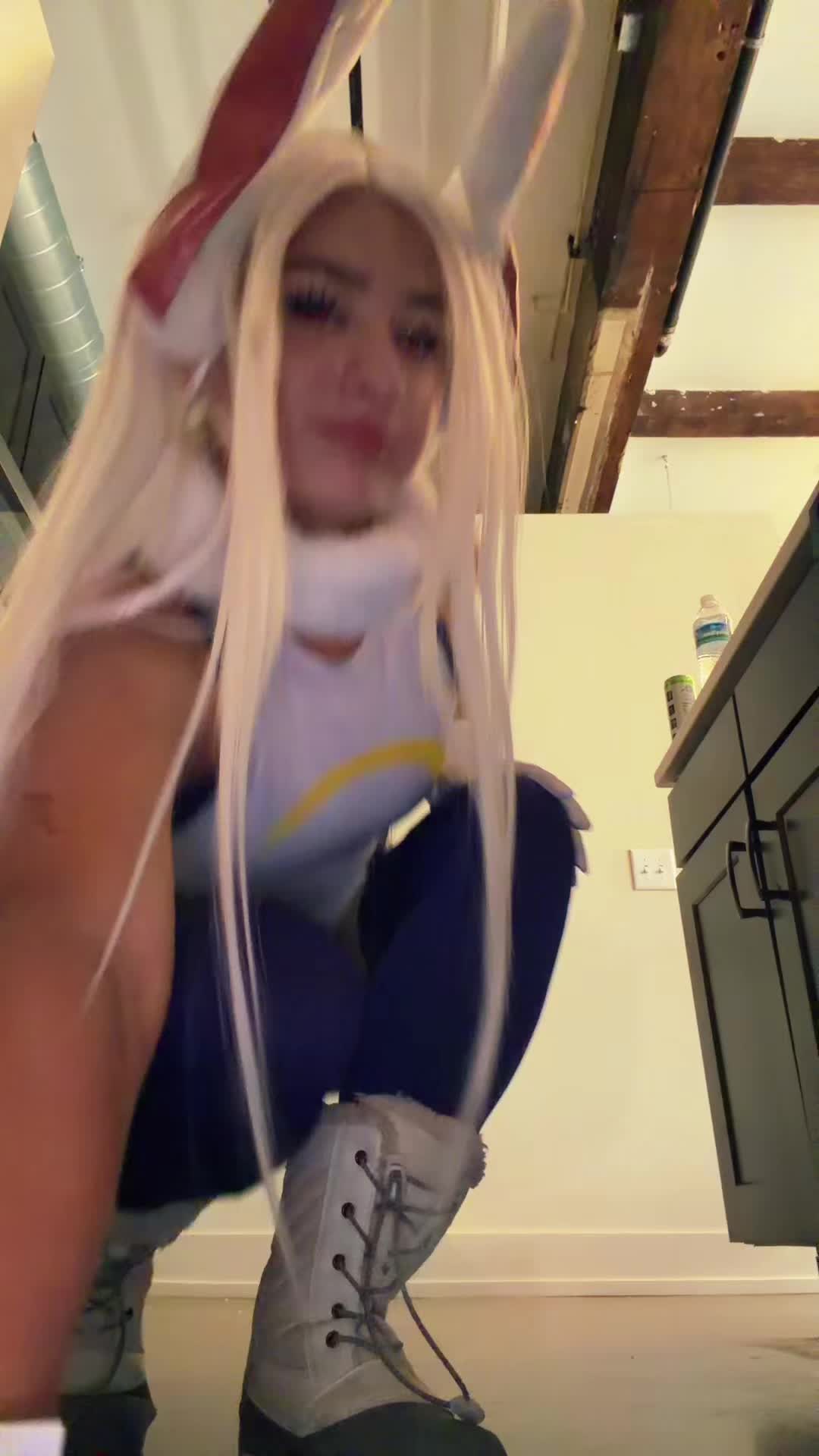 @_feyiee_