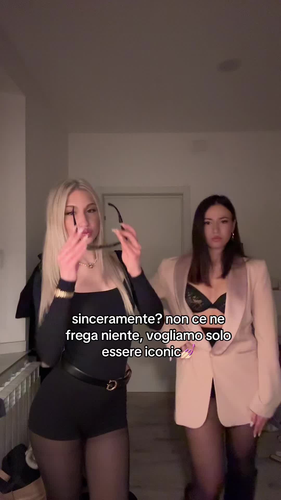 @elena_scaraia_