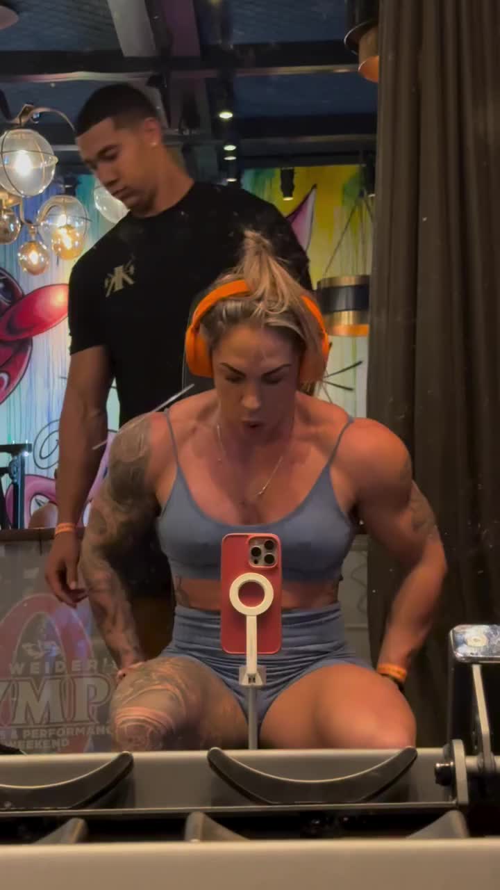 @musclegirls