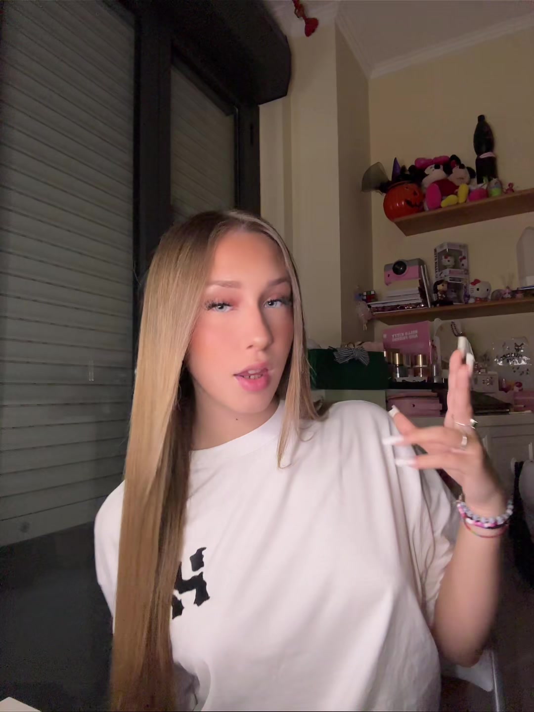 @Vikyy
