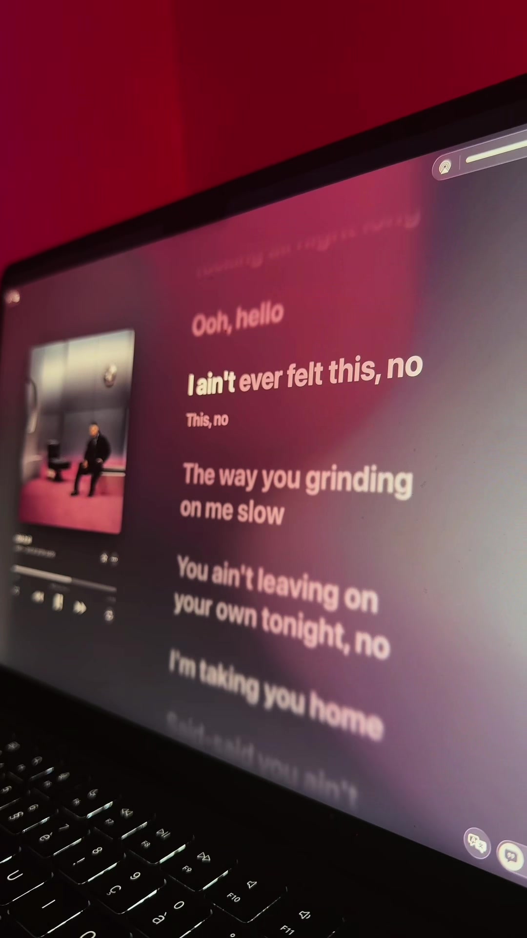 @🎧