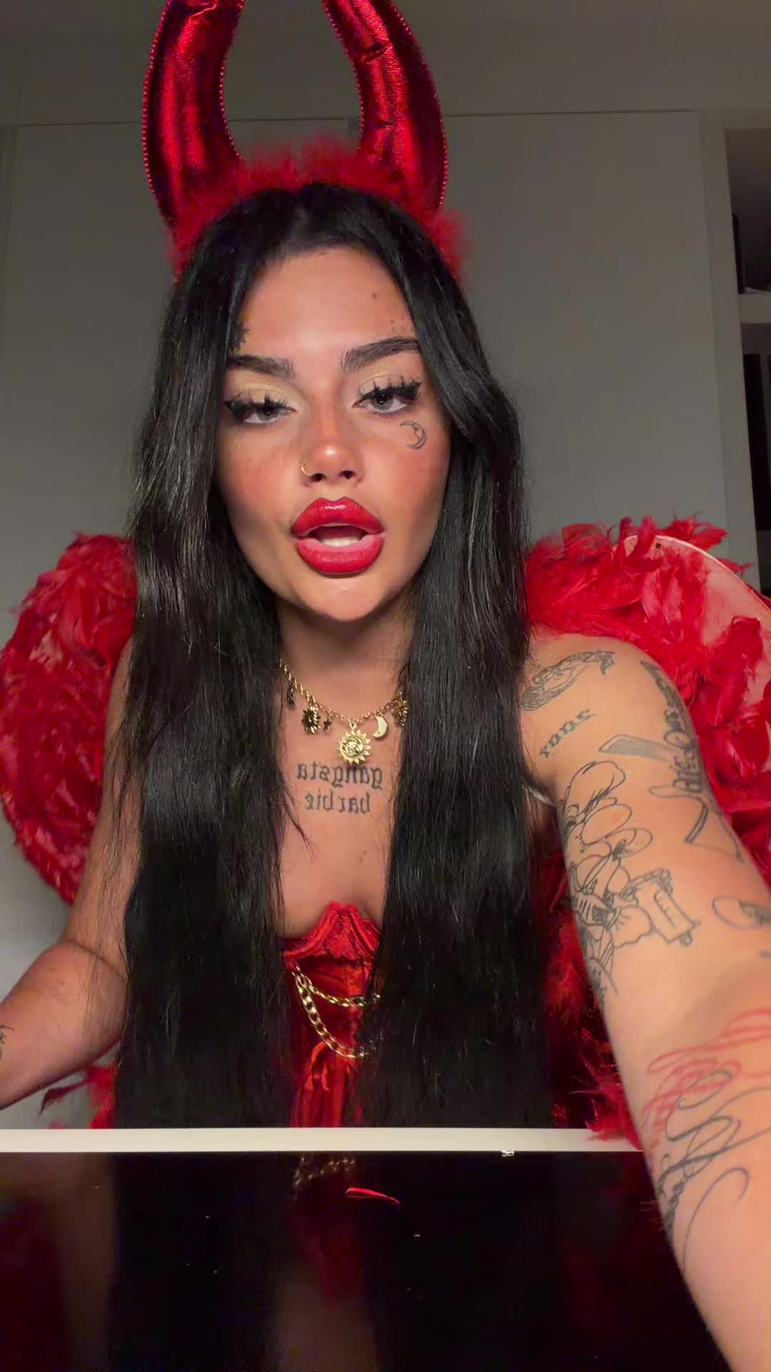 @𝐕 𝐈 𝐓 𝐓 𝐎 𝐑 𝐈 𝐀