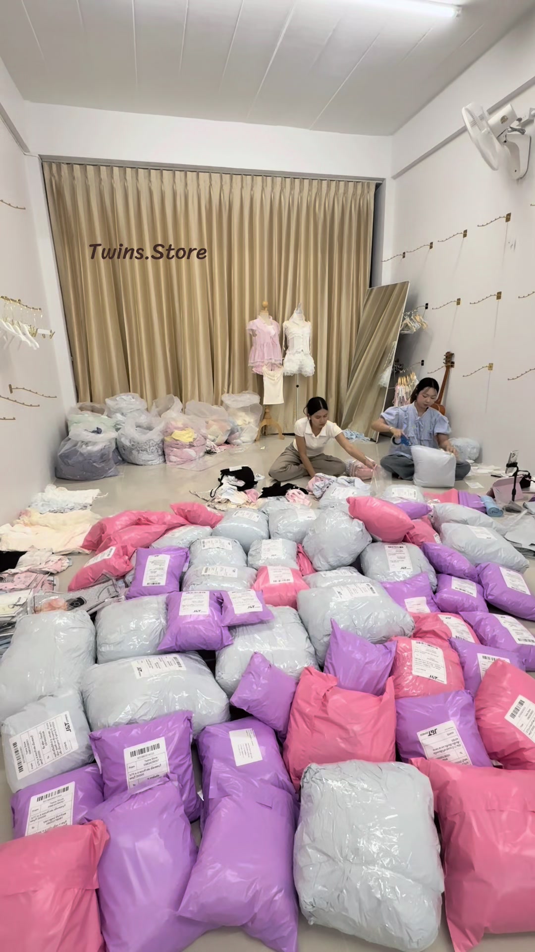 @Twins Store เสื้อผ้าปลีก-ส่ง