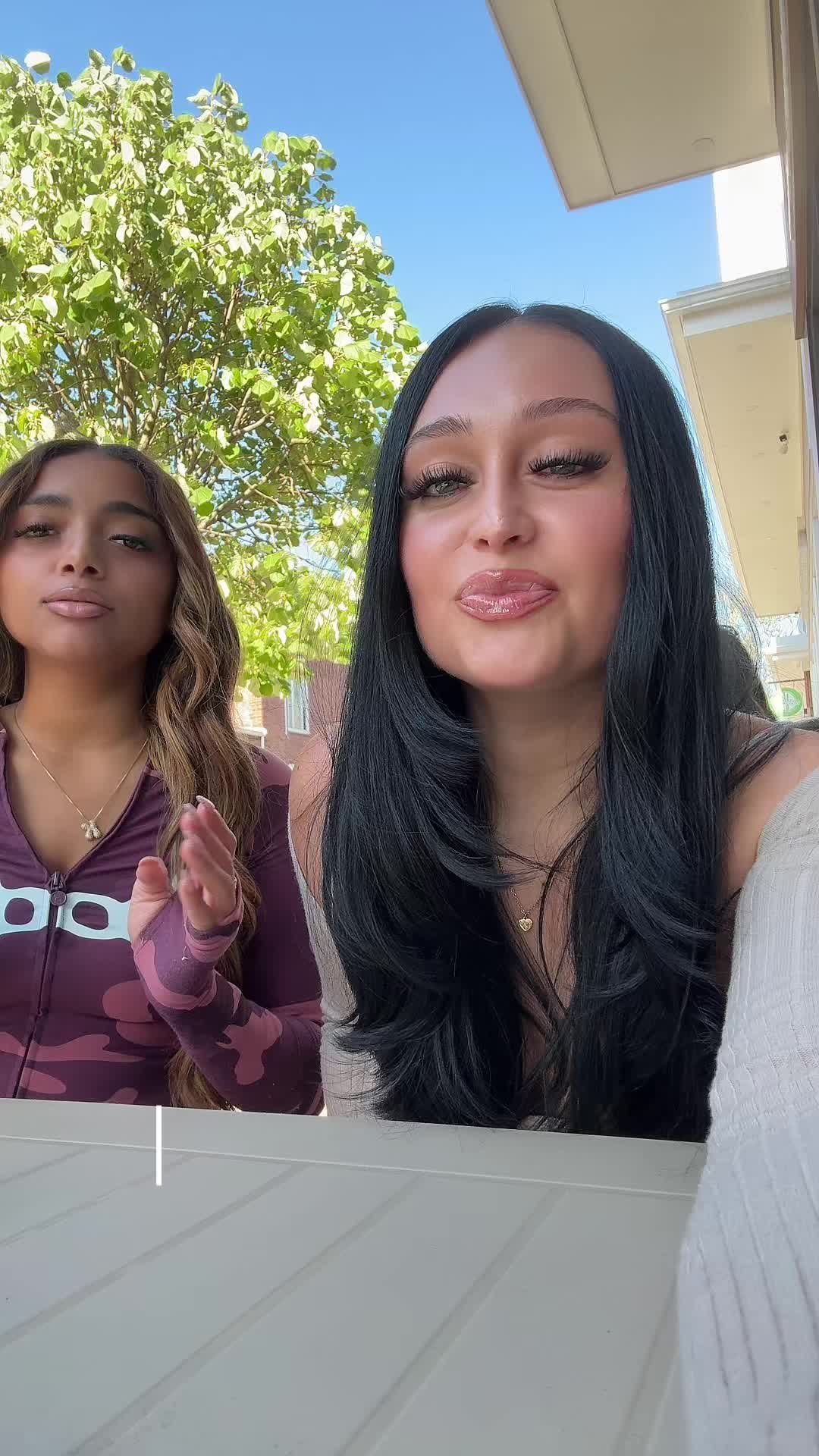 @helenamuoio_