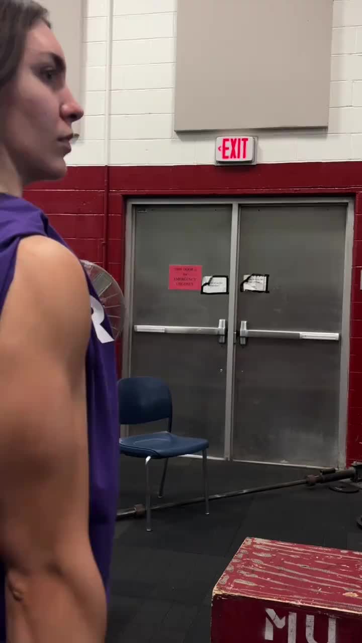 @musclegirls
