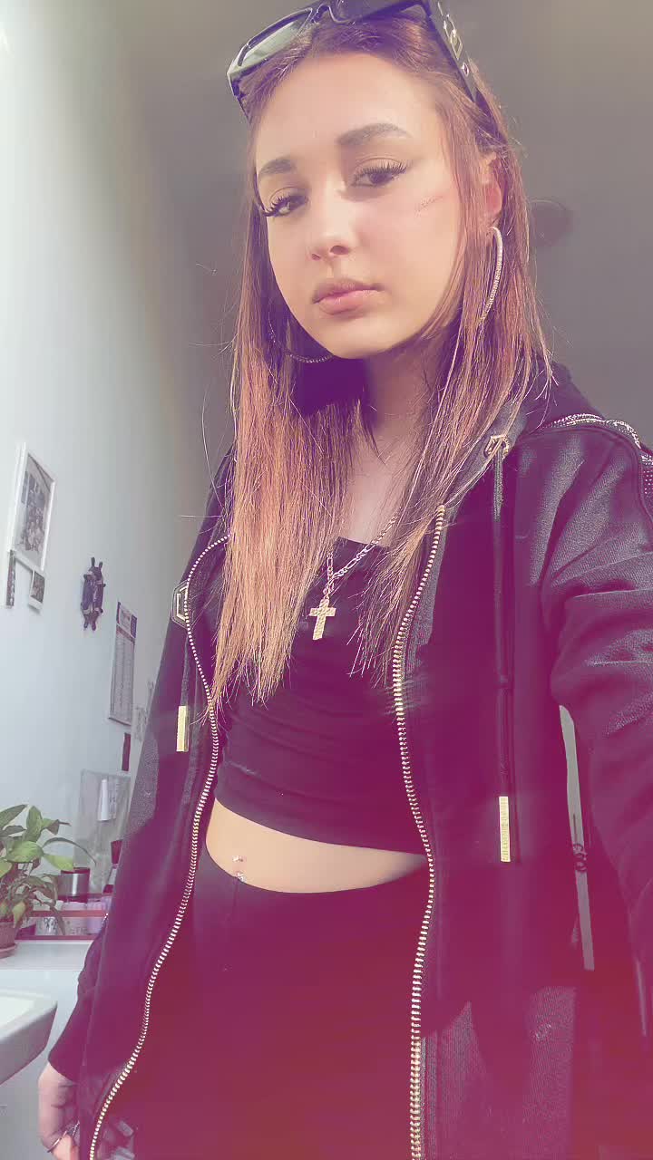 @isabel16157_