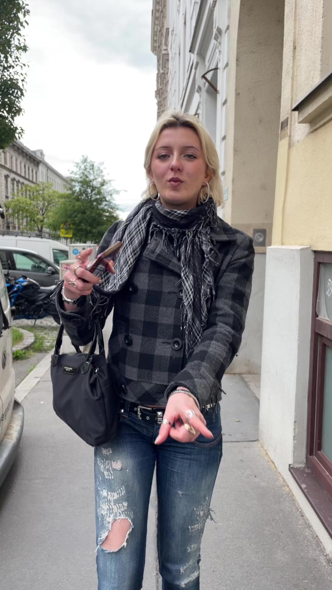 @AMELIE