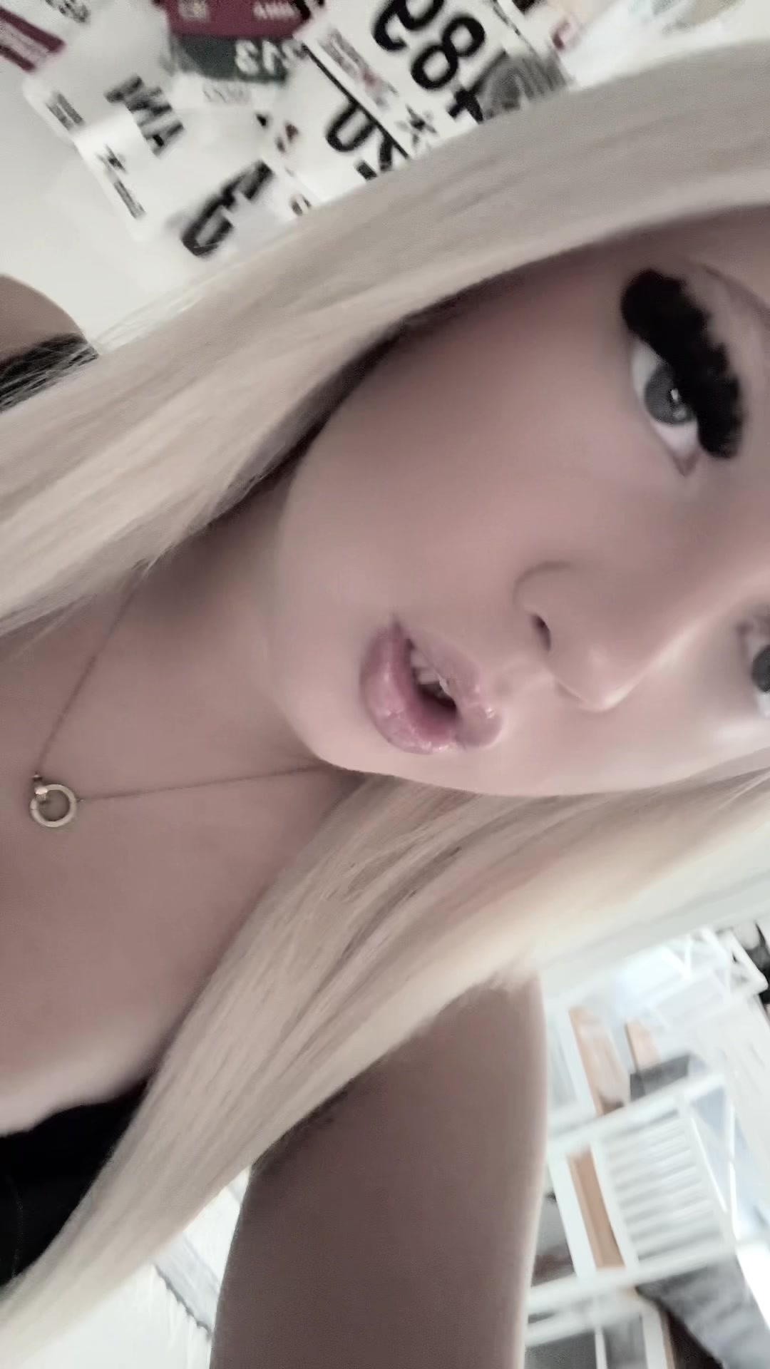 @🫰🫰