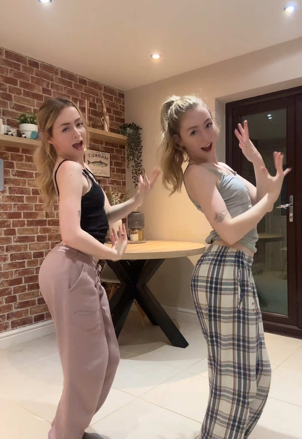 @dais⋆˙⟡