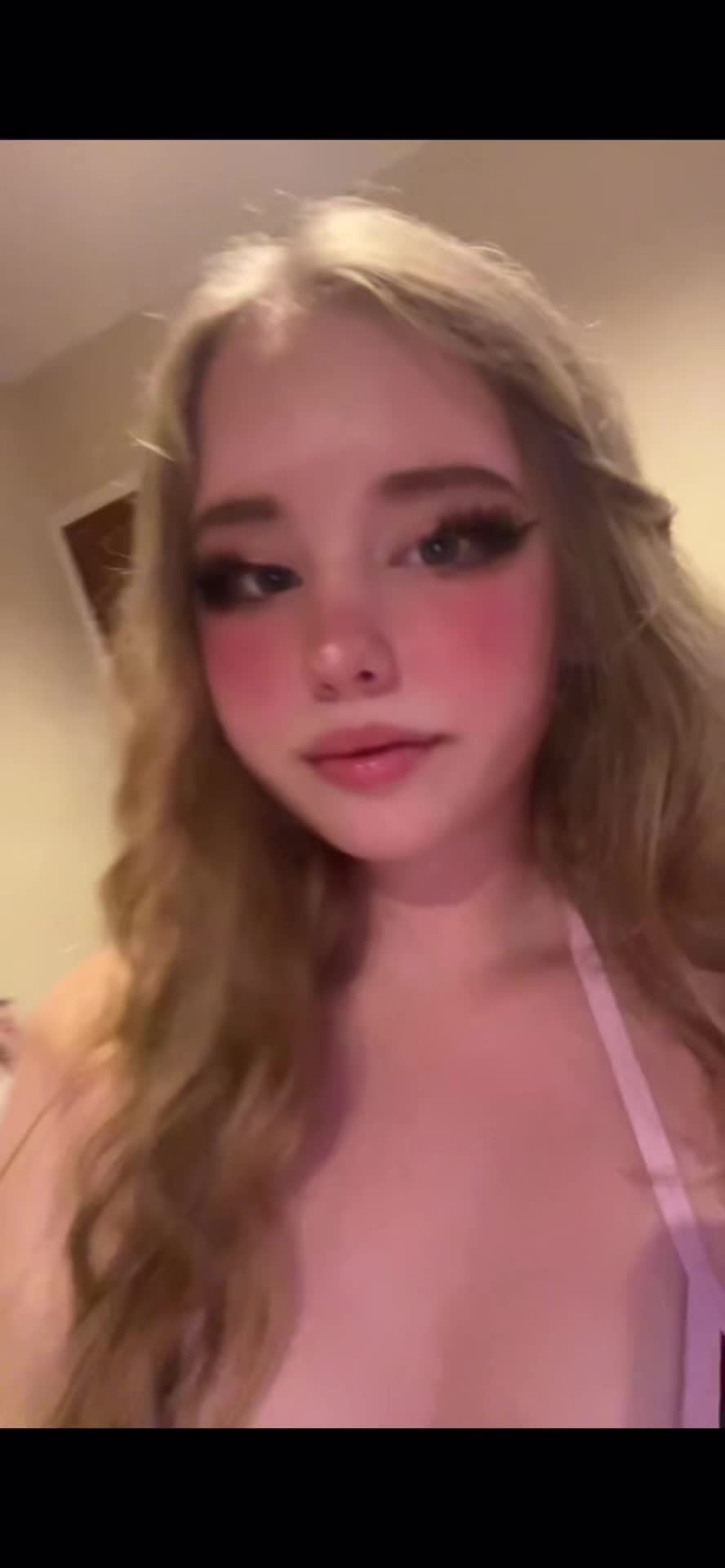 @Bella_love