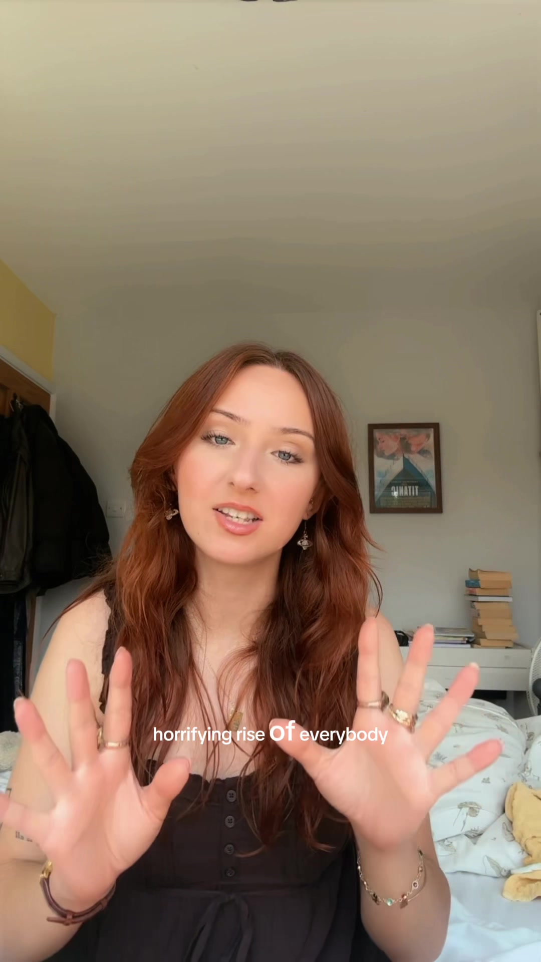 @hollsiann