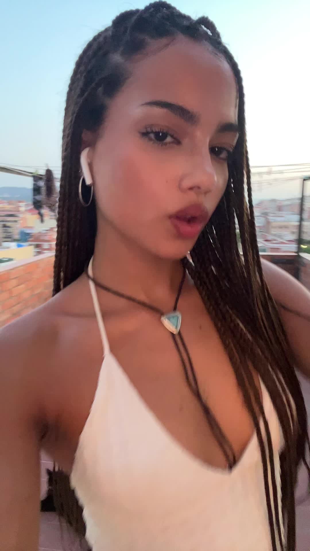 @Ana&iuml;s