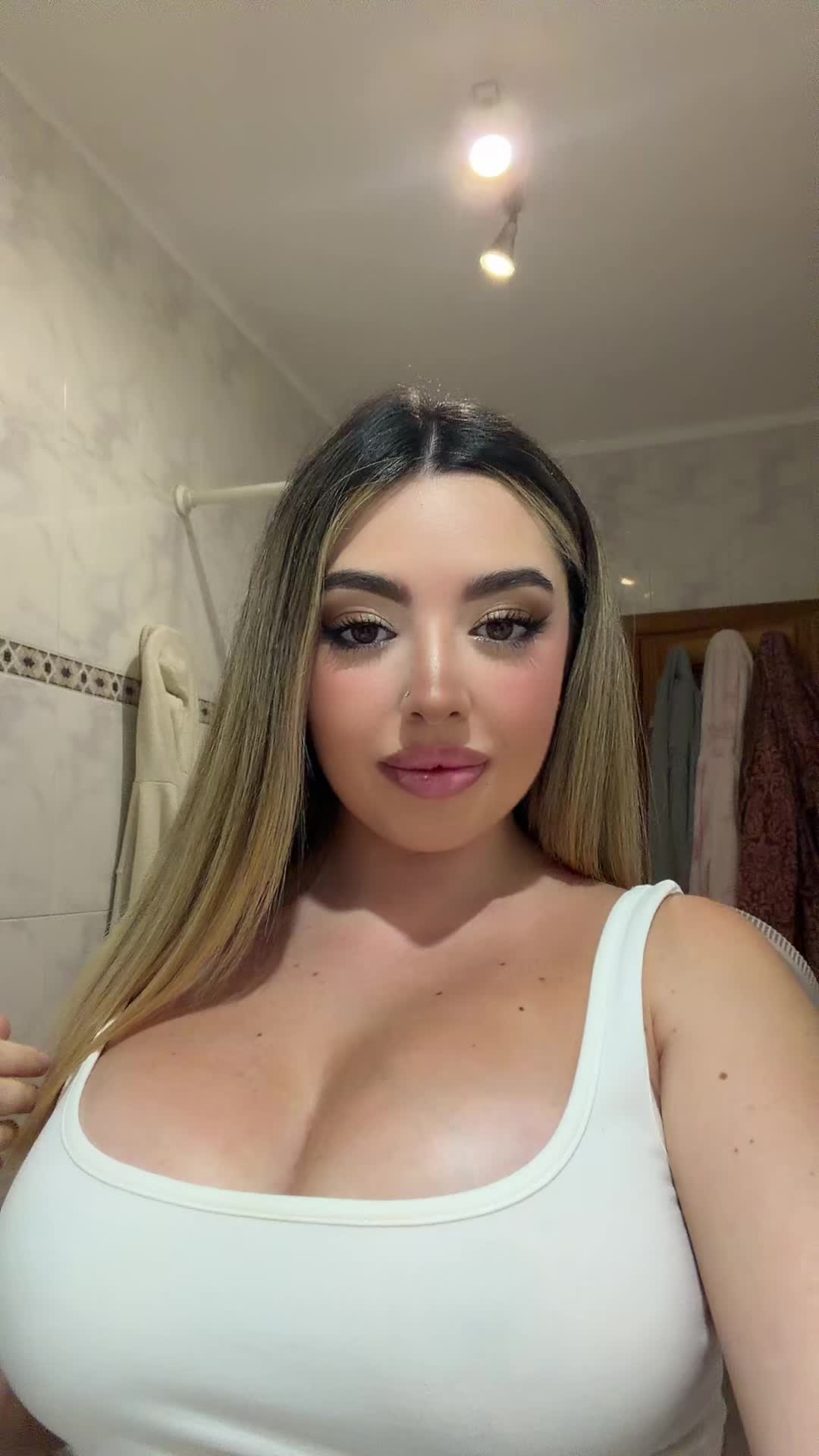 @𝑷𝒂𝒖𝒍𝒂🎀