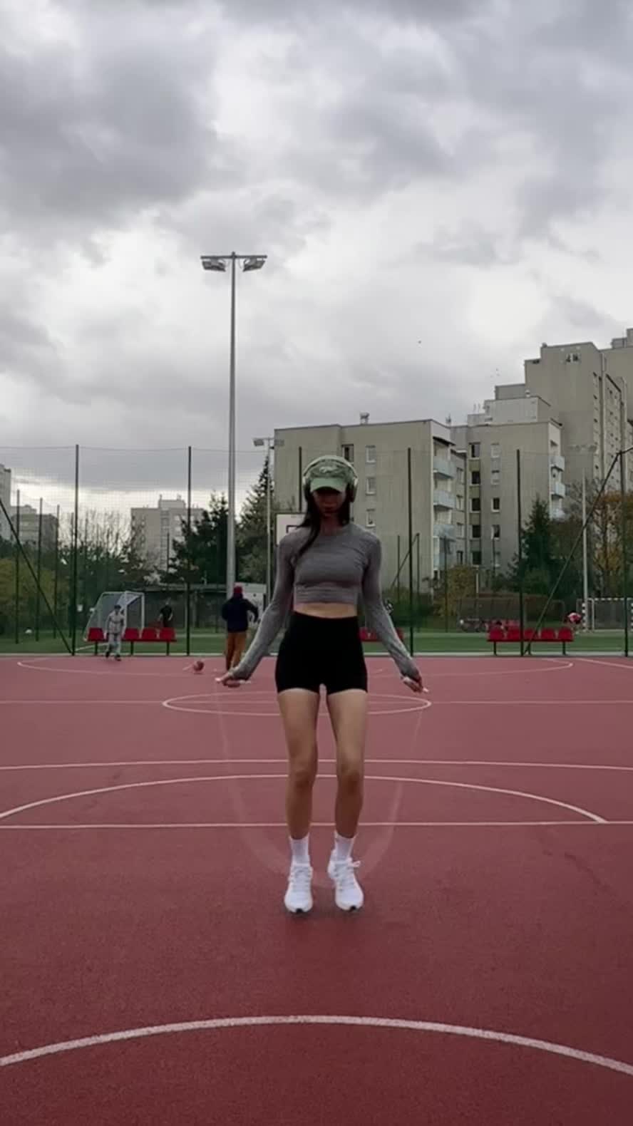 @Lovely Skipping
