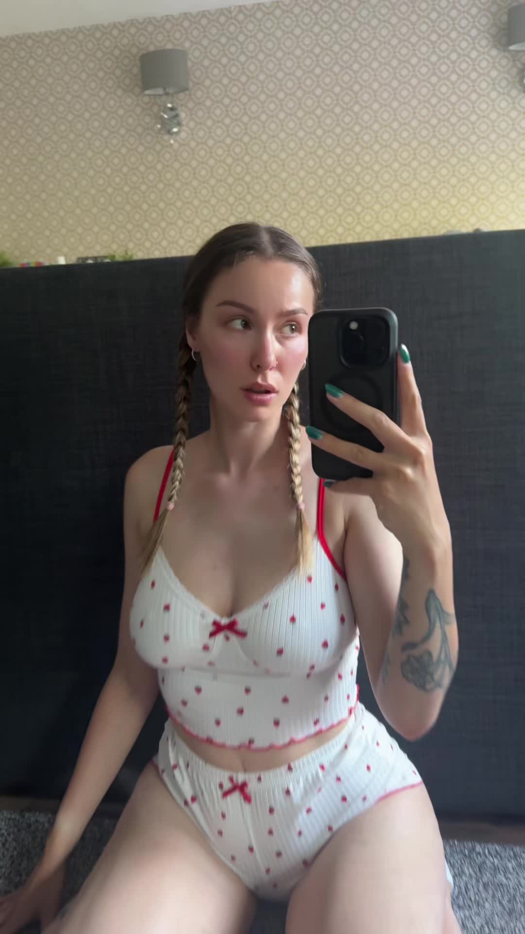 @ThatgirlH