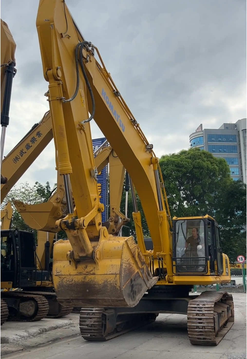 @HCS.Excavator sale-Vina