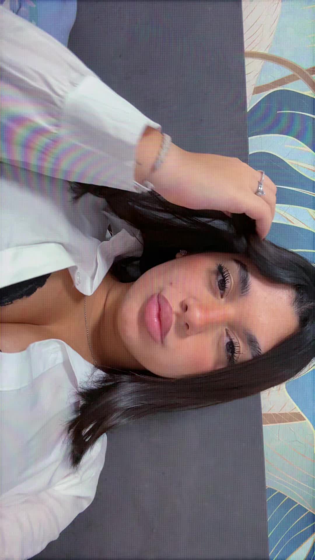 @_IlarySans_