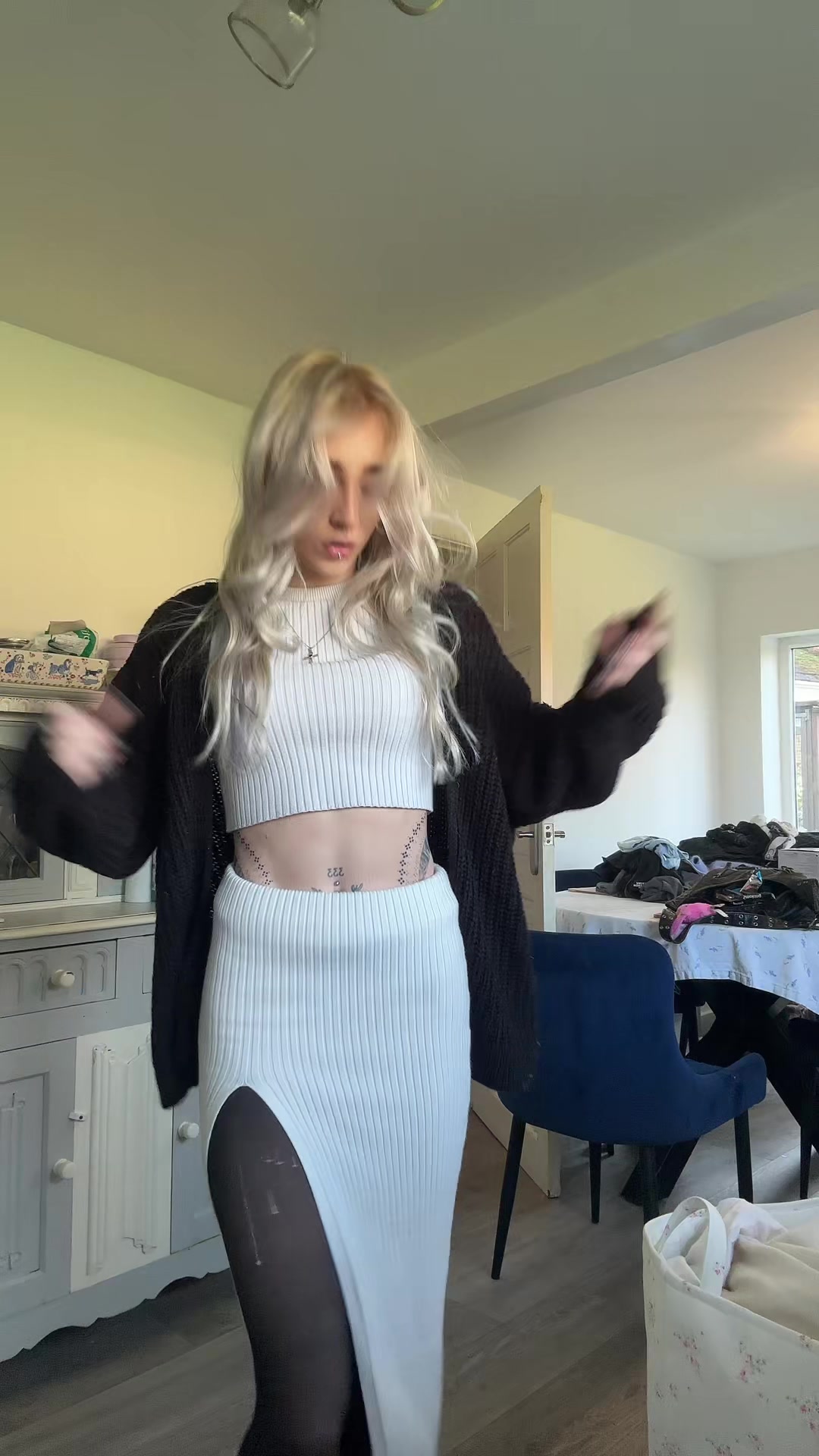 @1ivingdeaddoll