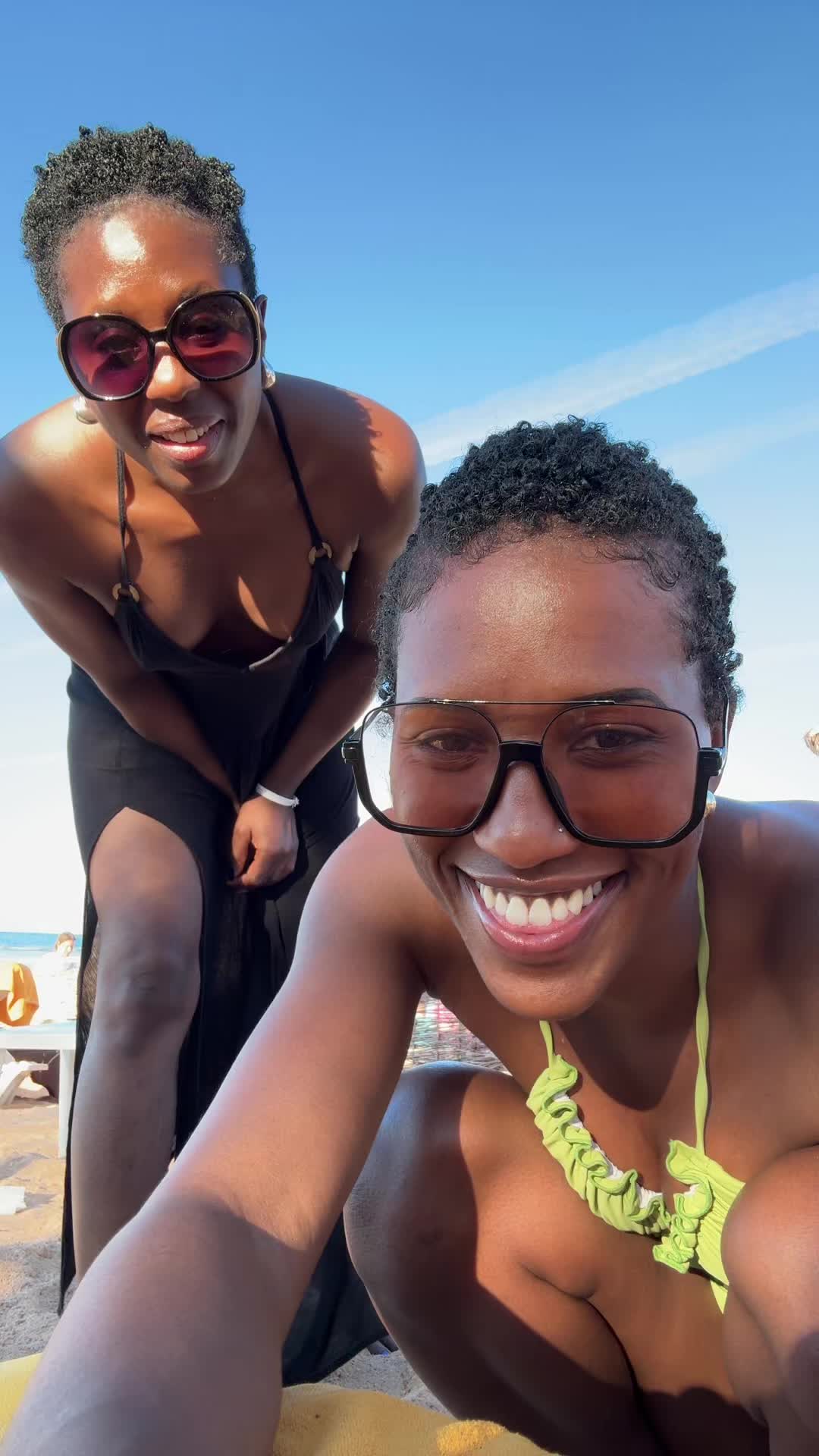 @Teeshaa