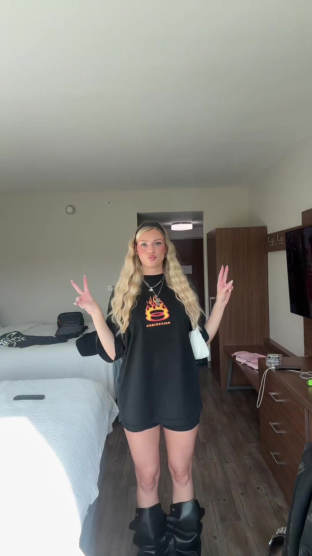 @laniiii