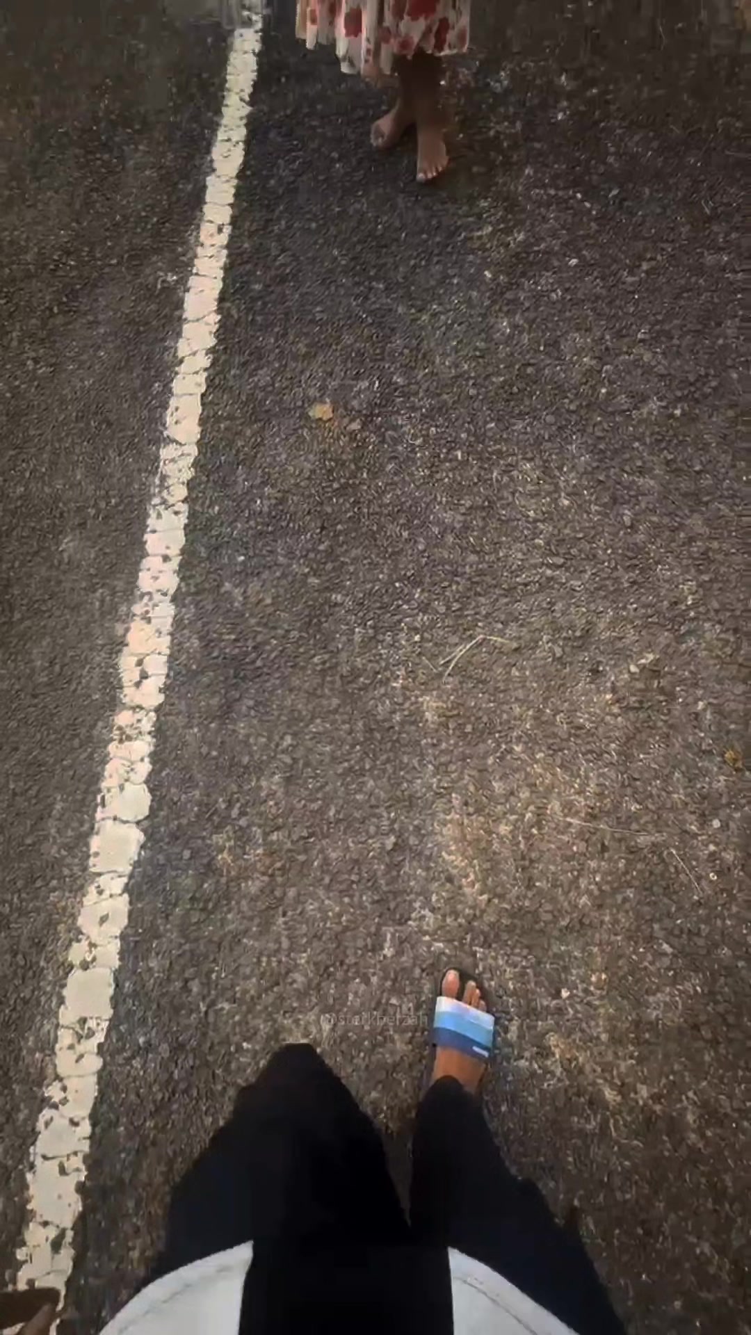 @Anu_Haz 🥂🤍"