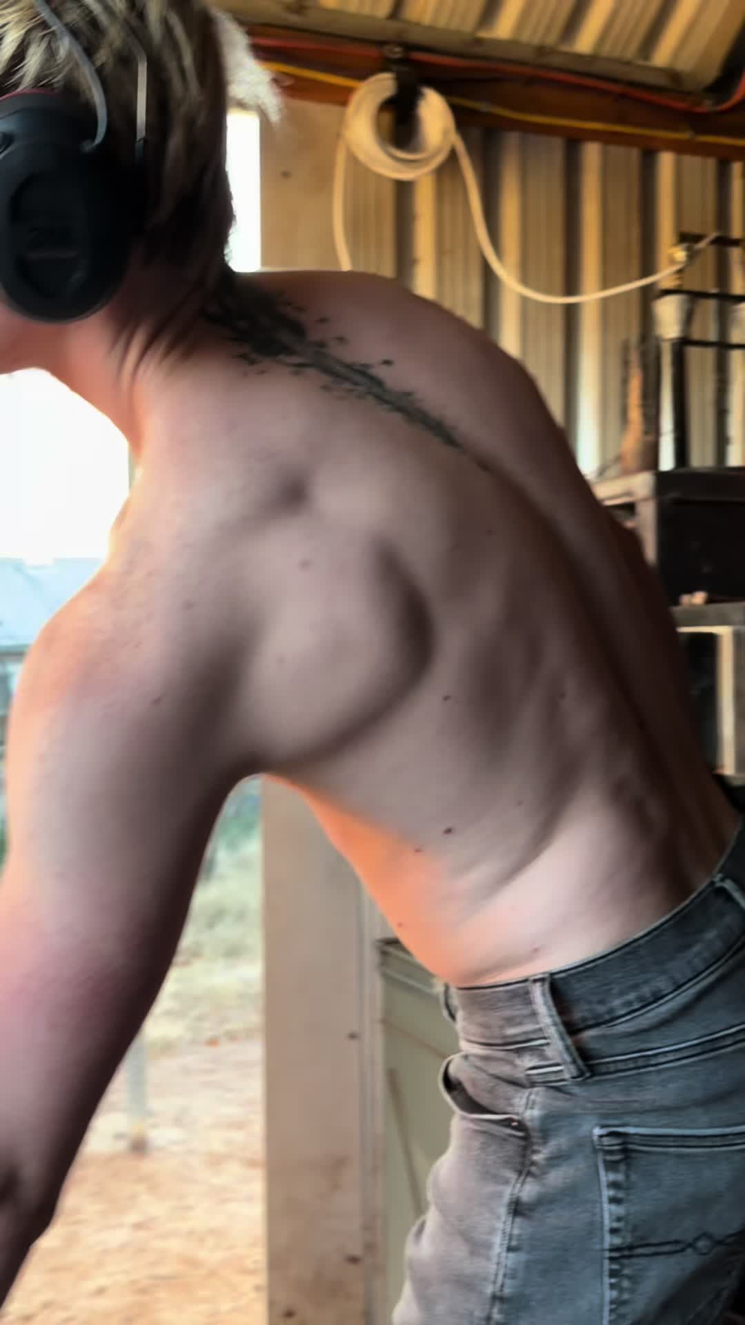 @Ashecravenock
