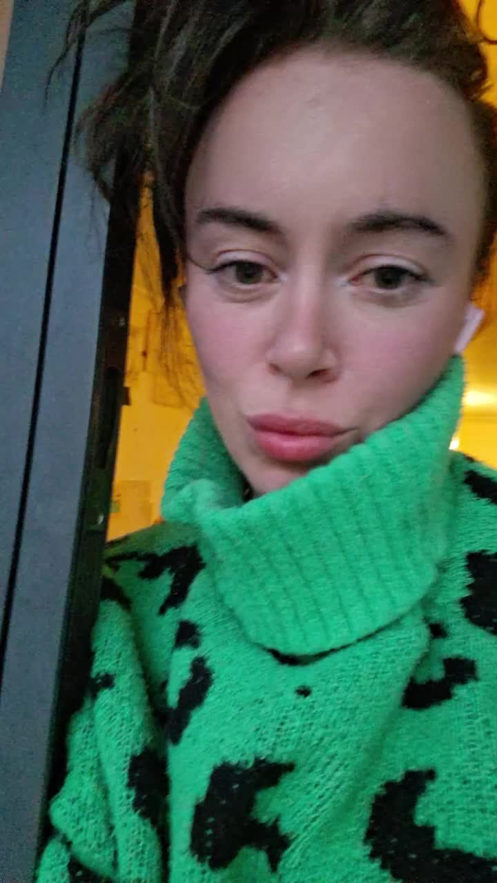 @lollyybmnqh