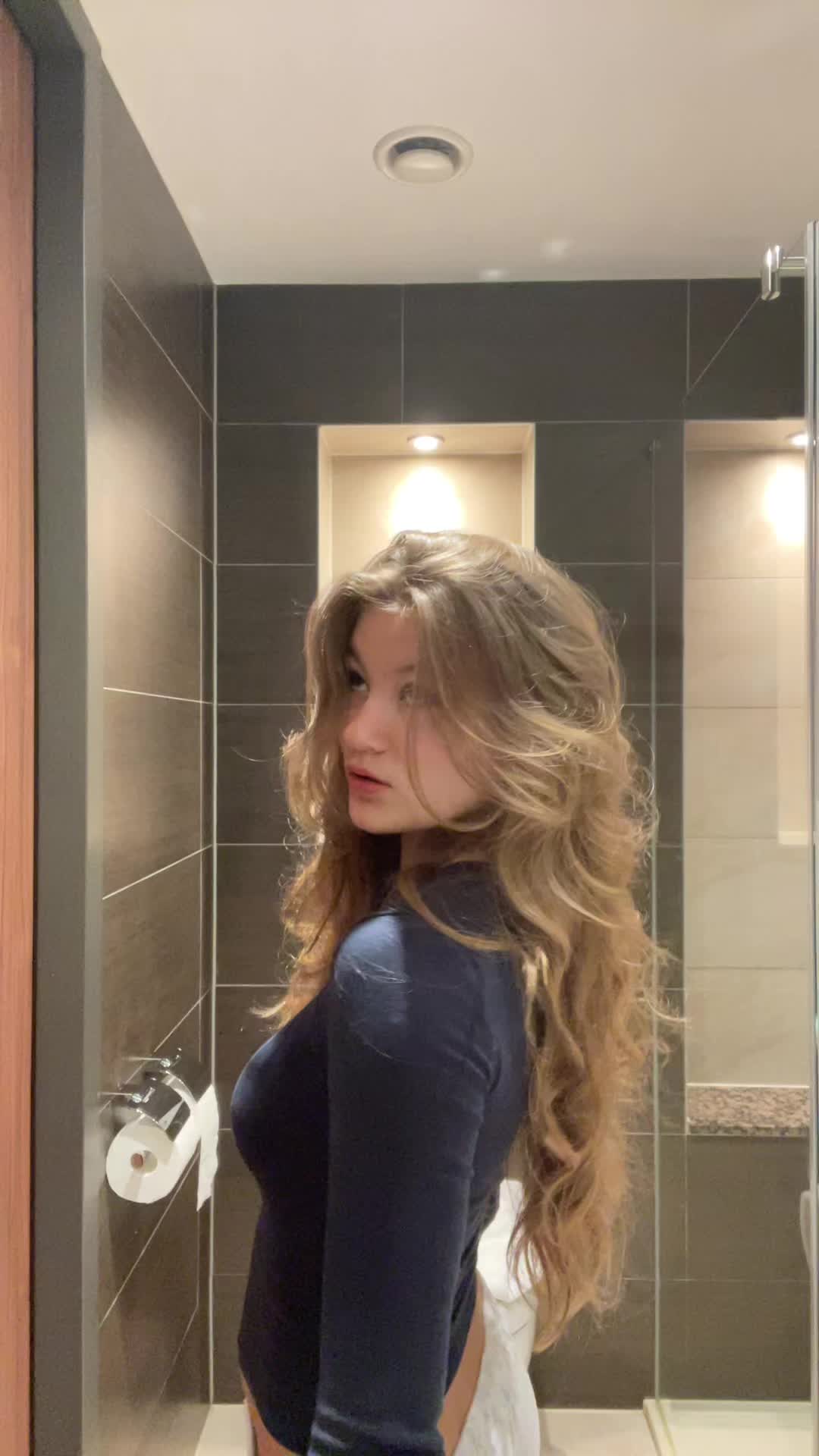 @𝐽𝑢𝑙𝑖𝑎