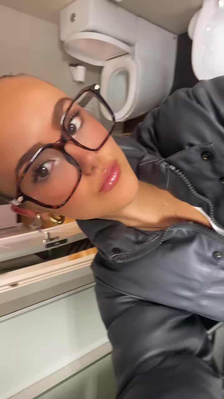 @anita