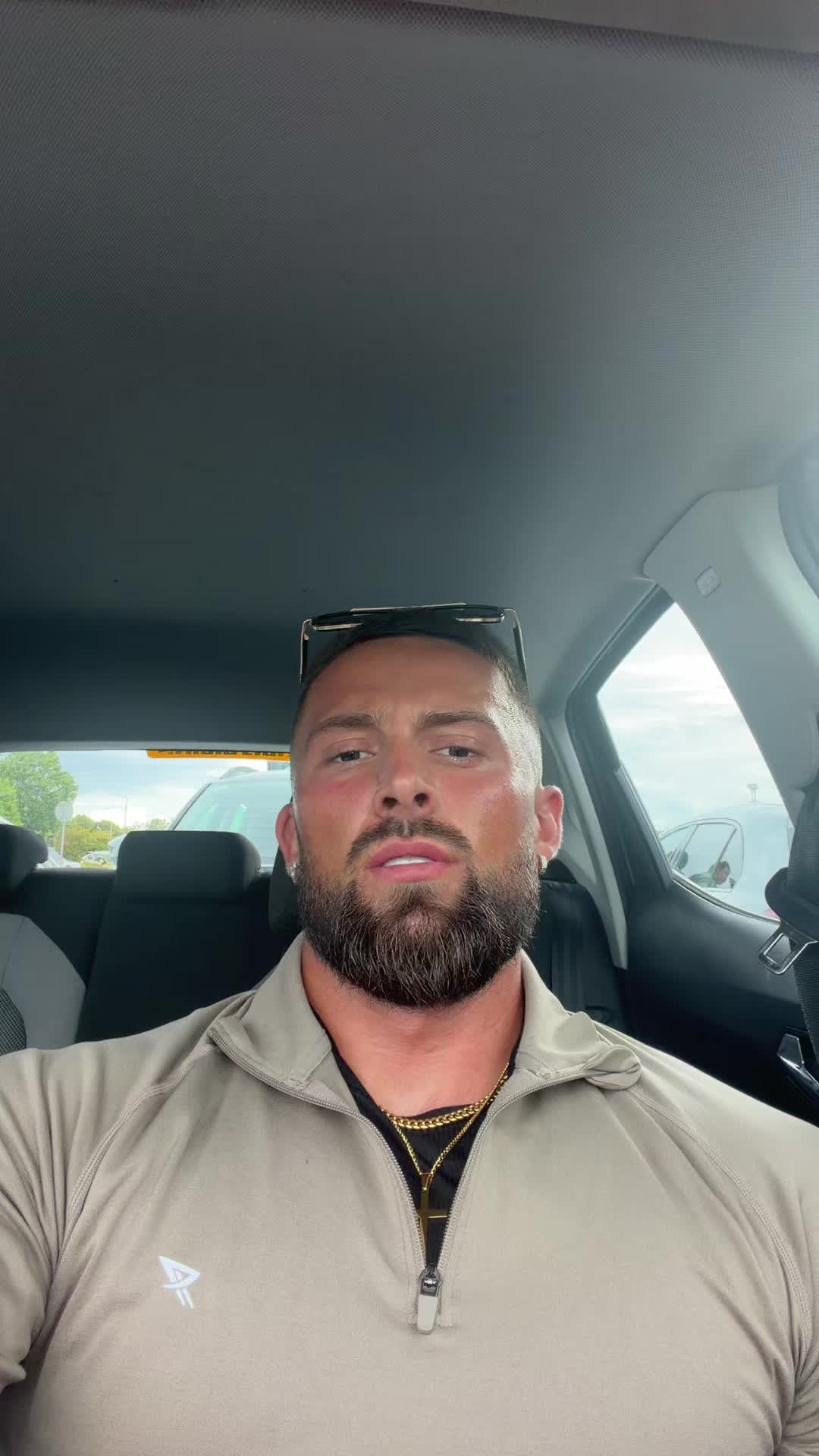 @kyjones👑