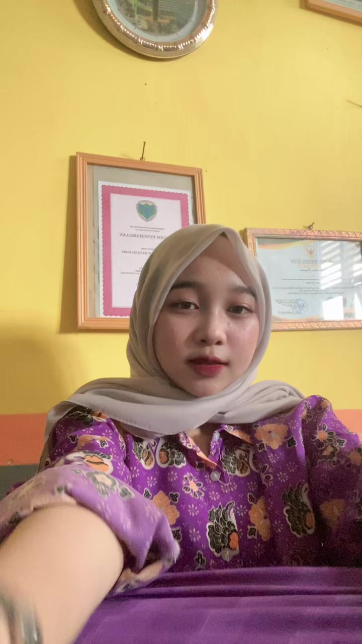 @melatiii020326.