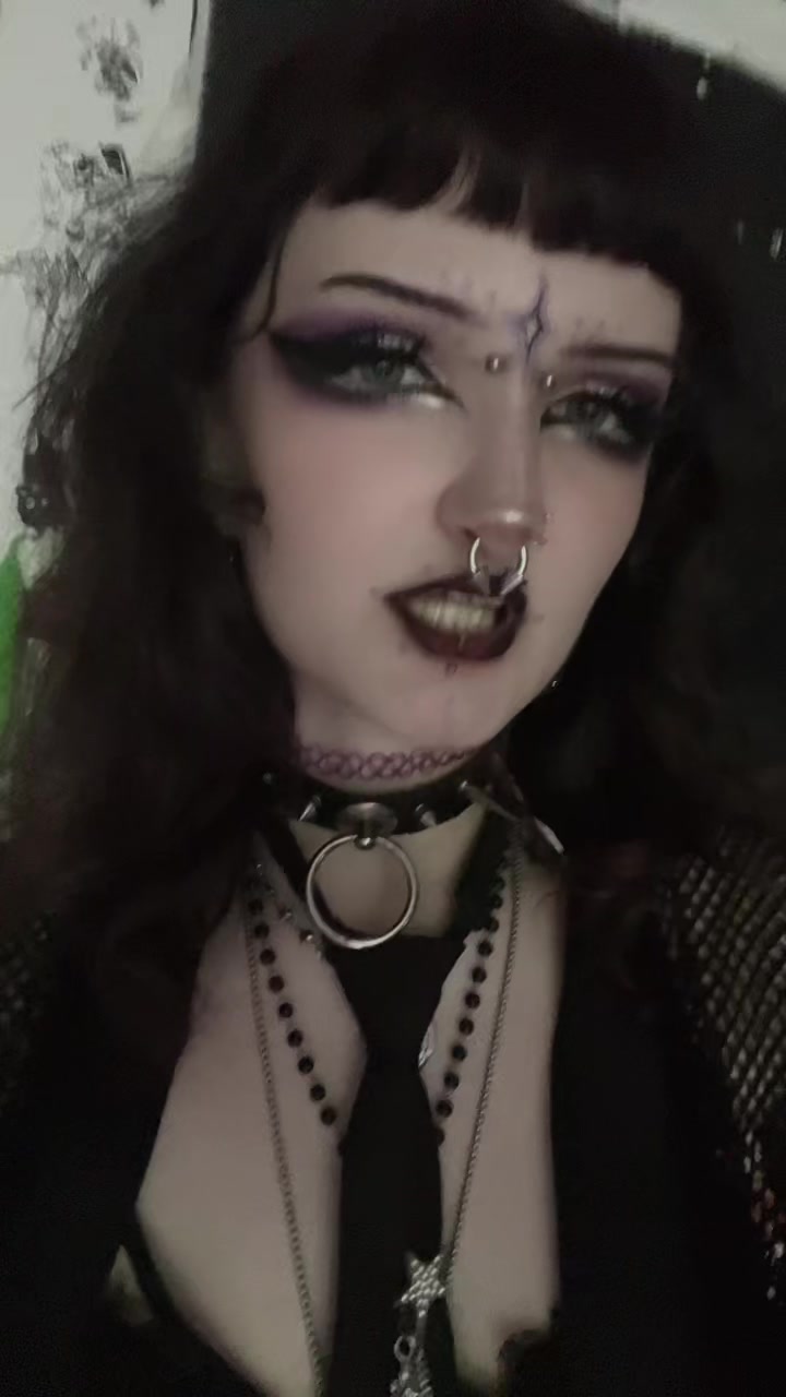 @elvira