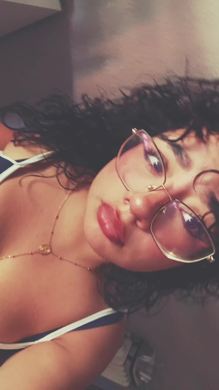 @leonela<3