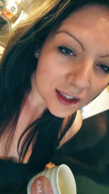 @einfachmely