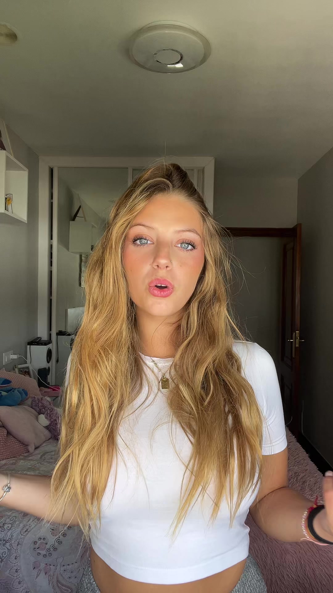 @_yaniiiivv