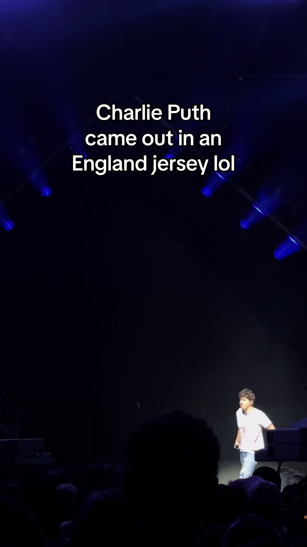 @em ⋆ ˚。⋆