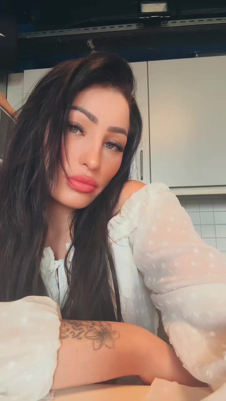 @🌺🌸Mrs Viktória🌸🌺