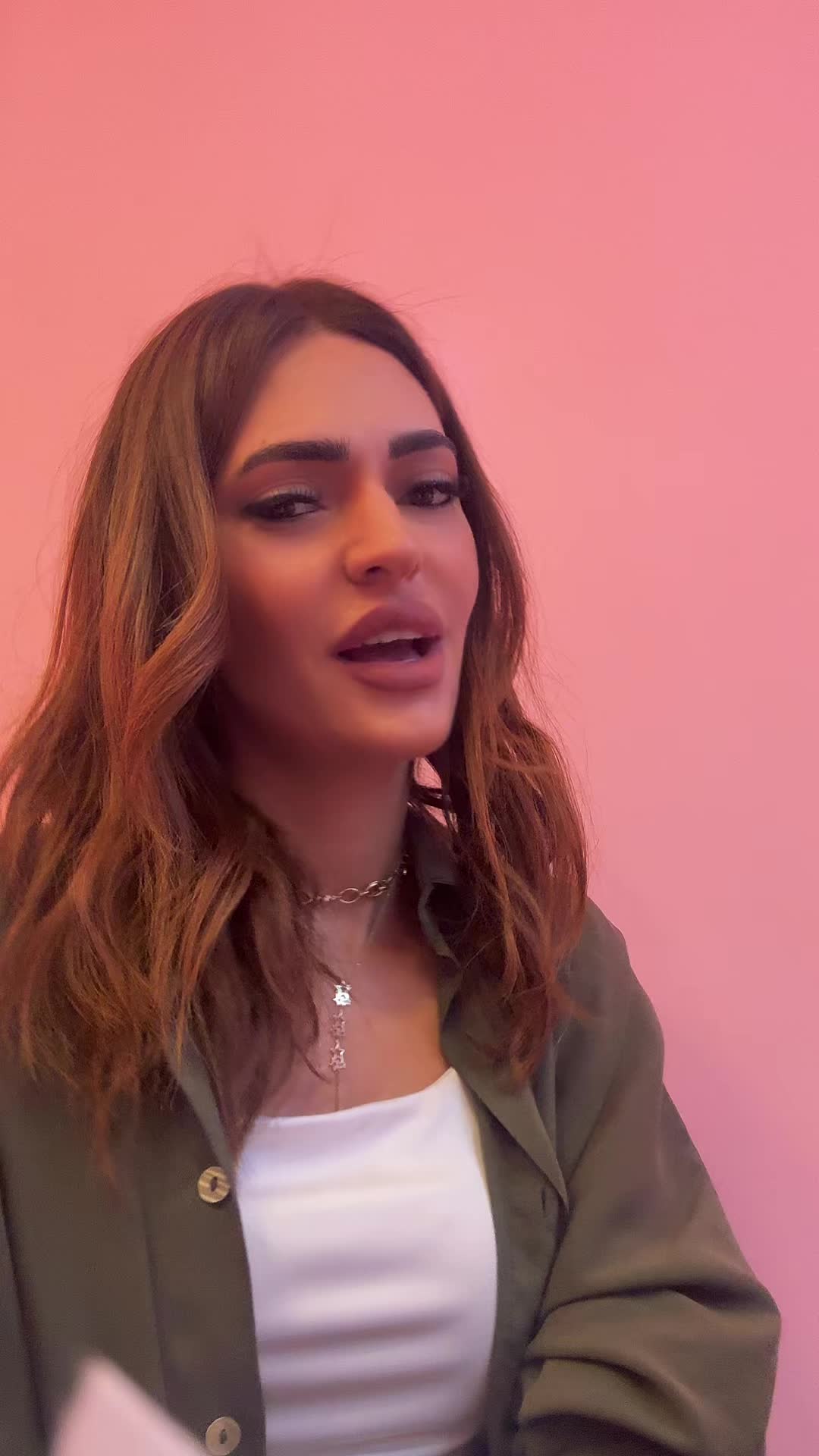 @Veee✨