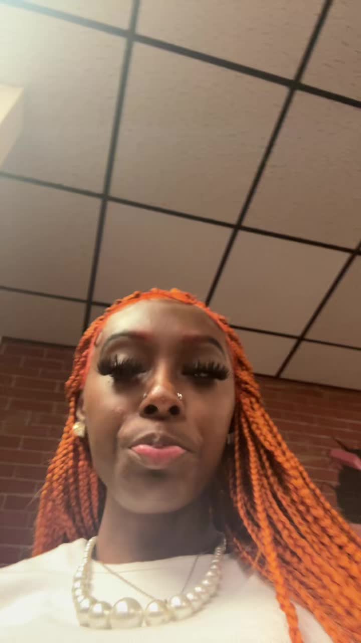 @Nishaa .🥰