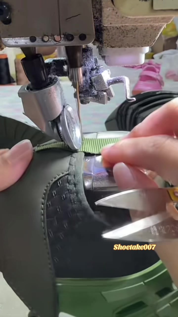 @SHOETAKE