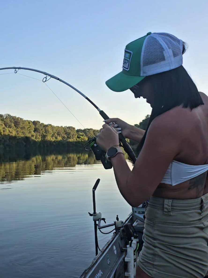 @Erika_fishing💚🖤