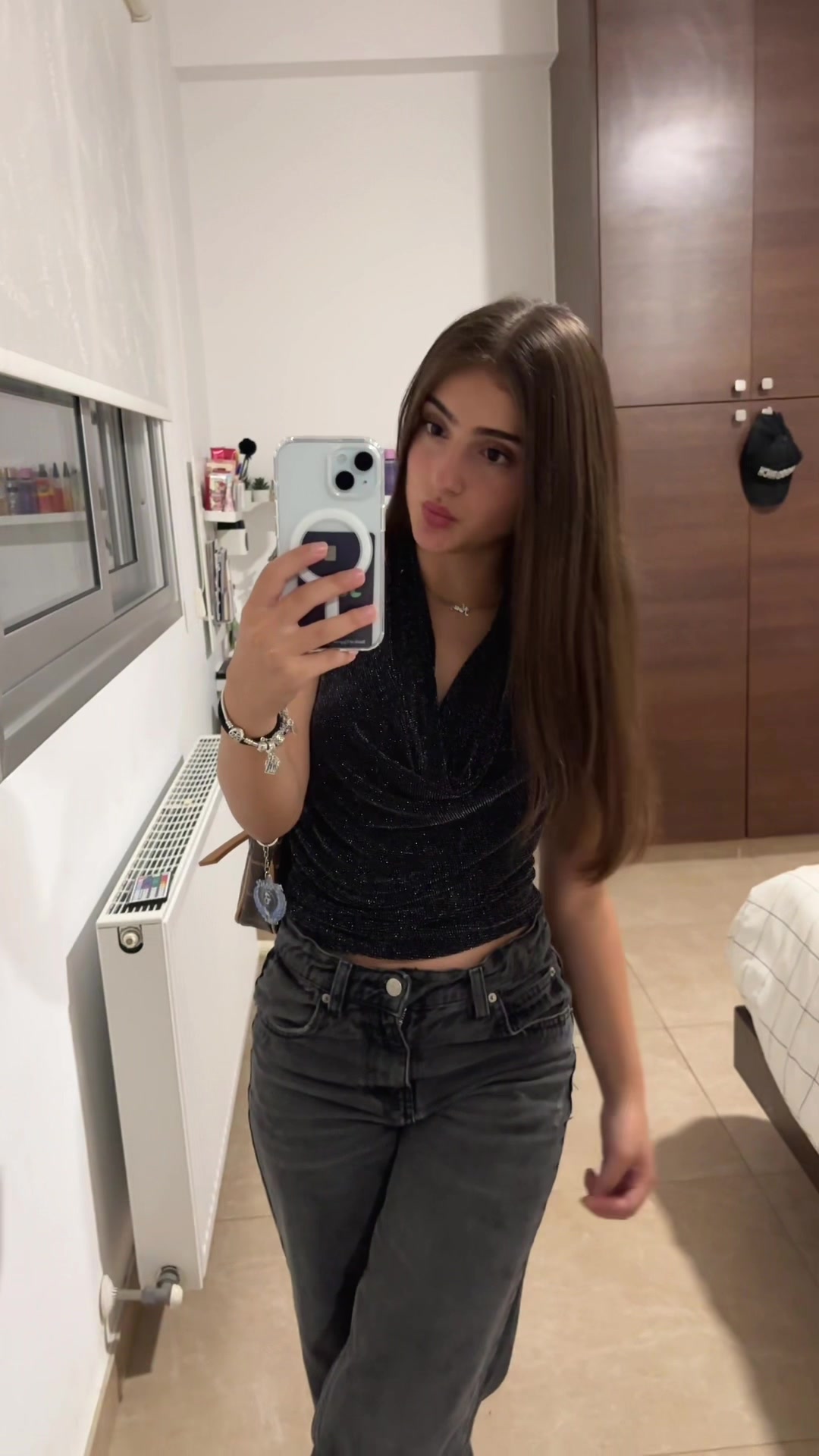 @nicoletoulaa