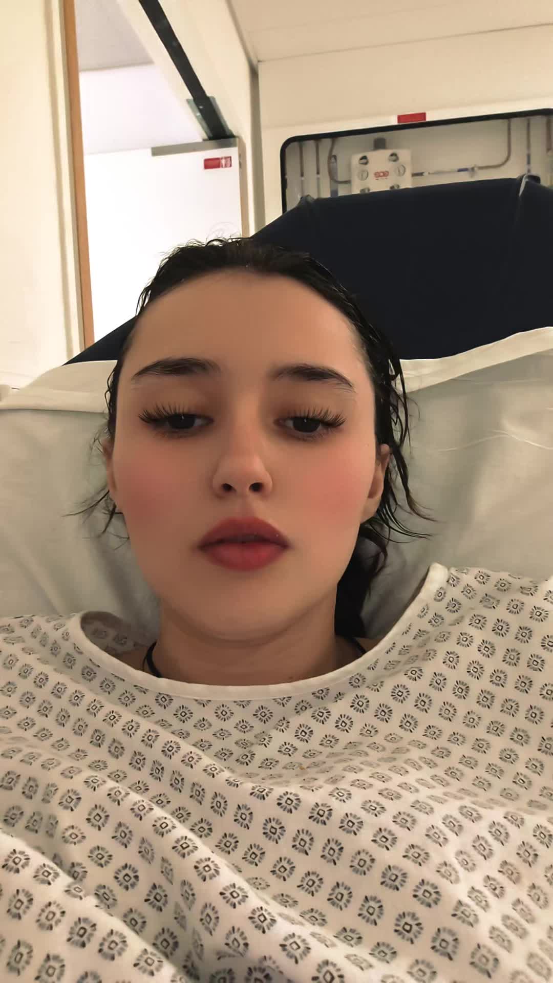 @🌹𝓜𝓵𝓵𝓮 𝓐𝓰𝓪𝓬𝓱𝓸𝓾𝔁🌹