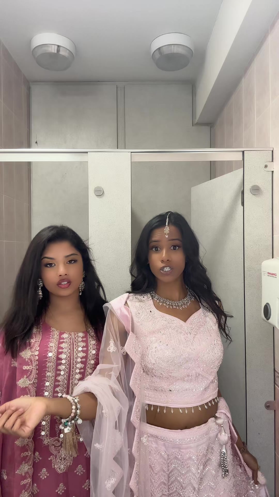 @𝓛𝓪𝓲𝓺𝓪💋