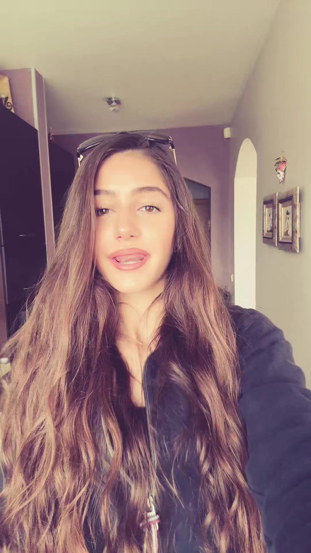 @user9371477253