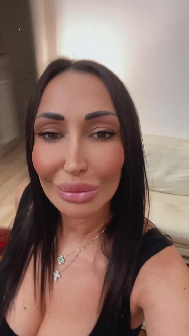 @laura