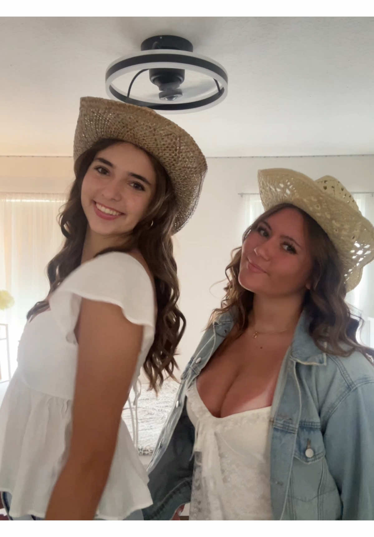 @bella