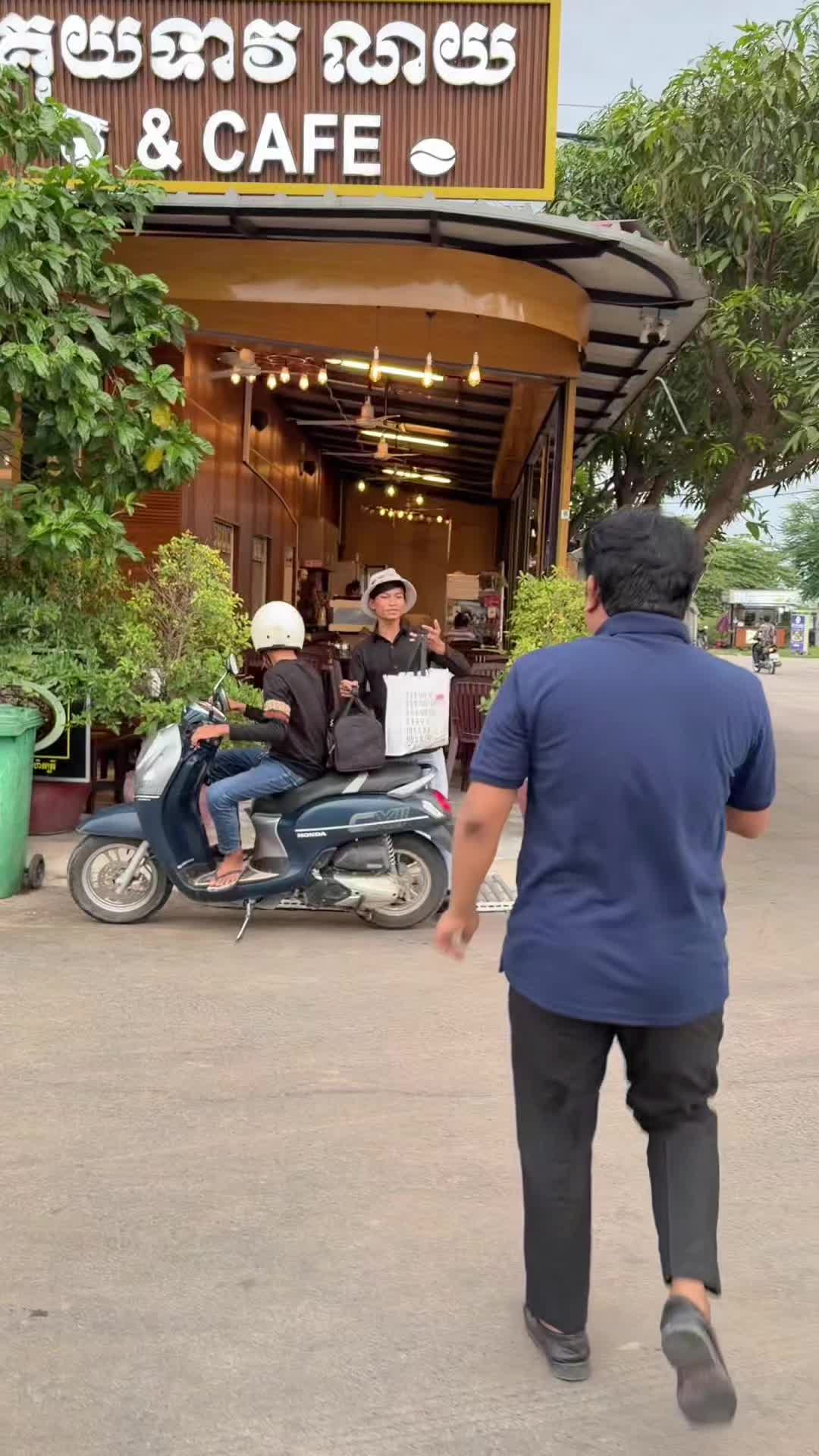 @ពូណុយ- រឿងកំប្លែង